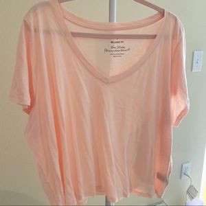 CROP V-NECK TEE - LIGHT PINK